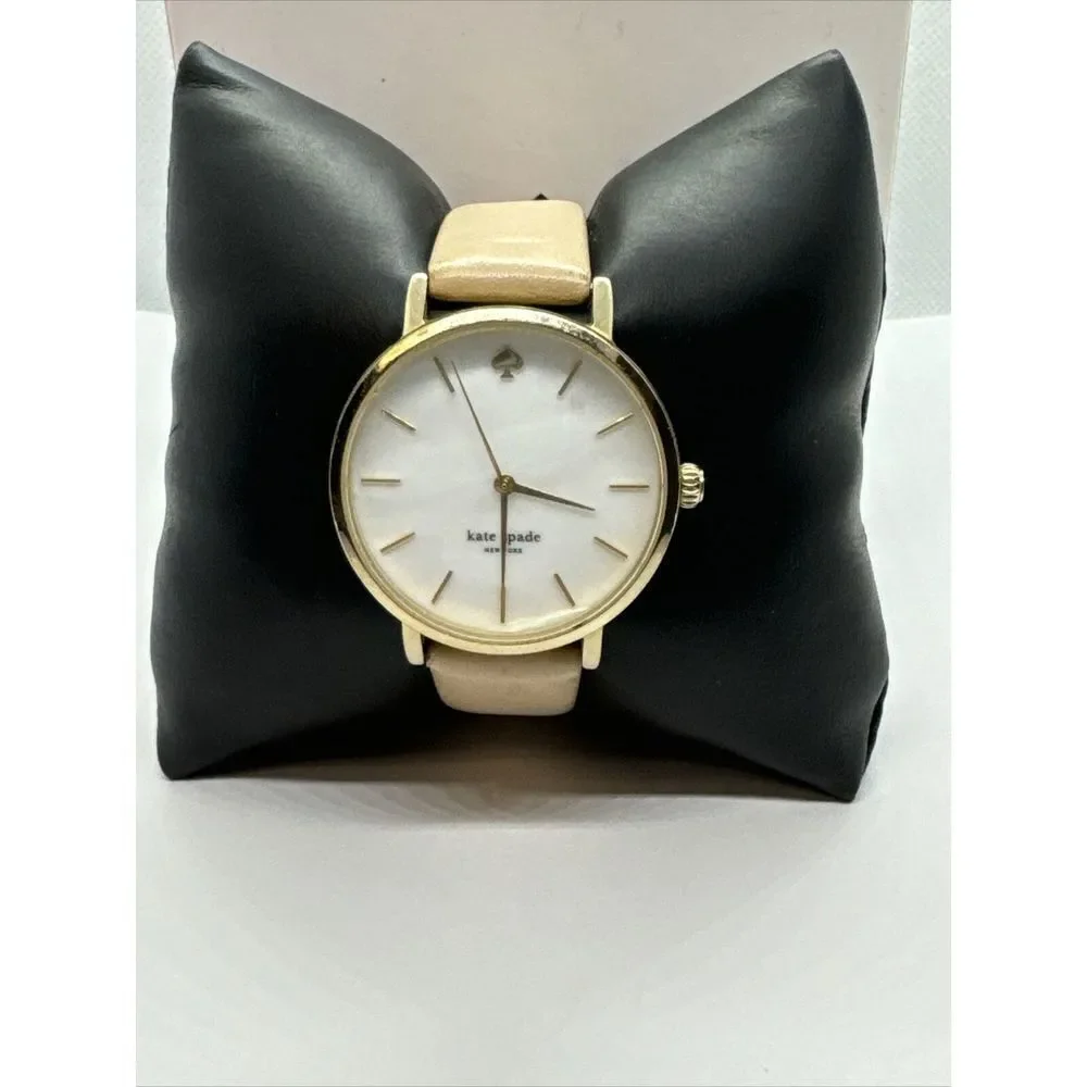 Kate Spade Metro 0010 Women's Beige Leather Strap Analog Dial Wrist Watch JNA142